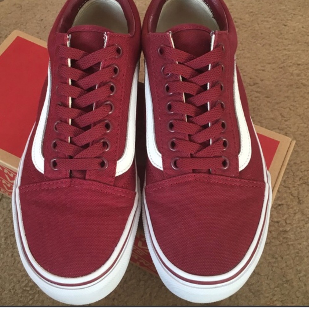 Burgundy Vans Old Skool size 8